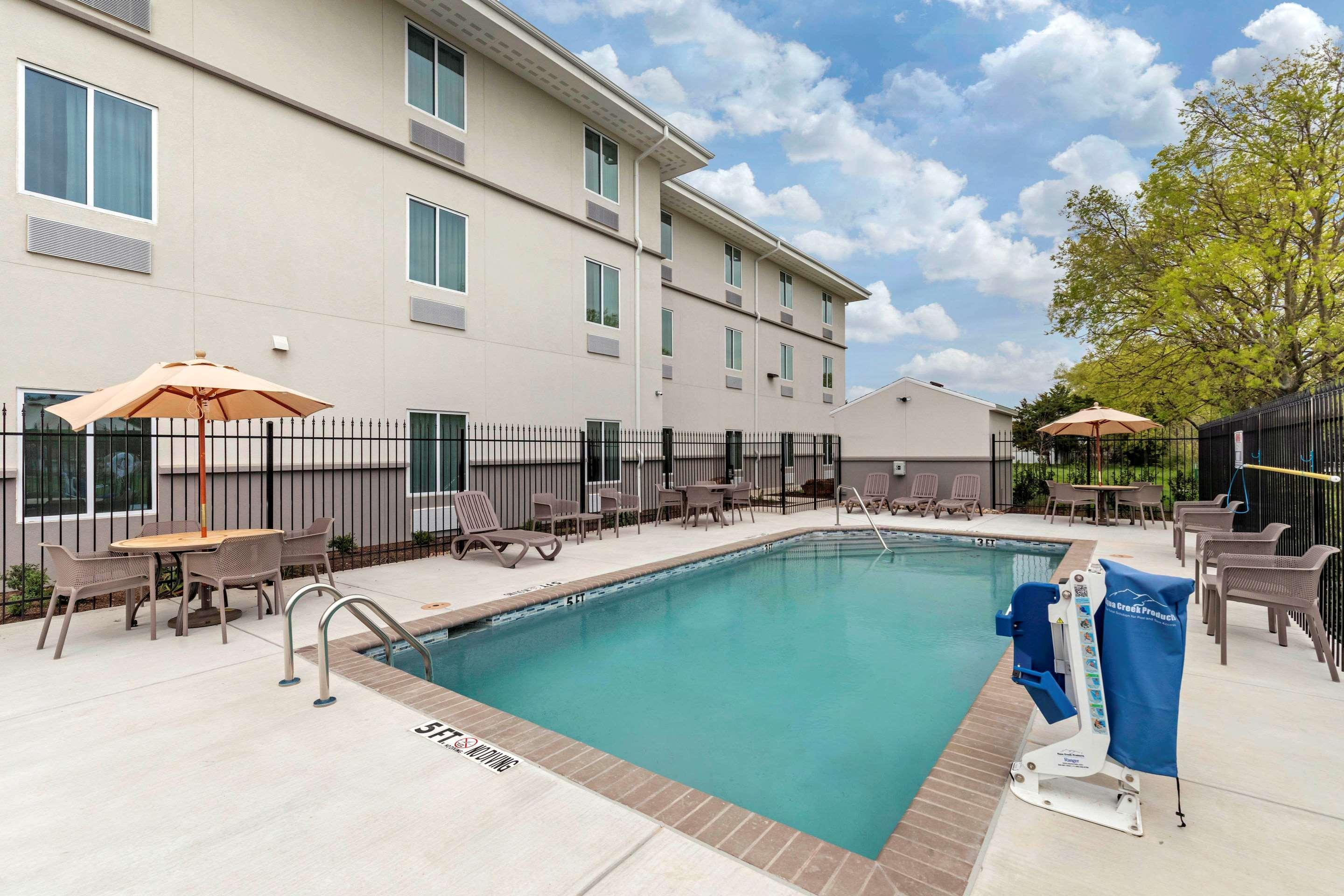 Mainstay Suites Lancaster Dallas South Dış mekan fotoğraf